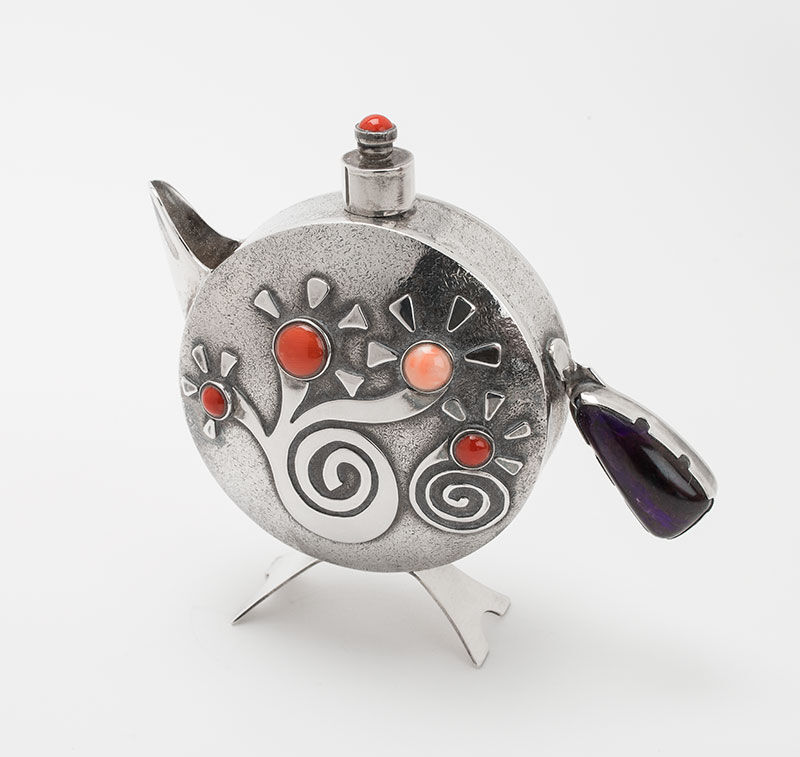 Darrell Jumbo, "The Queens Pot" at Heard Museum